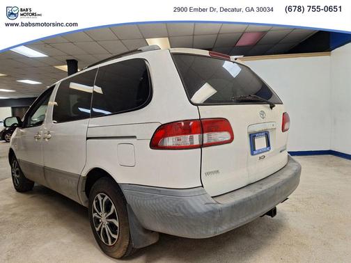 2001 Toyota Sienna LE