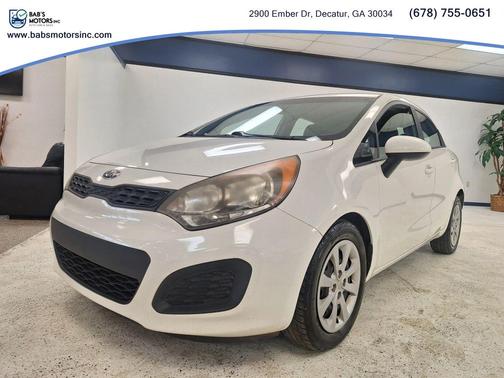 Clear White 2013 Kia Rio LX