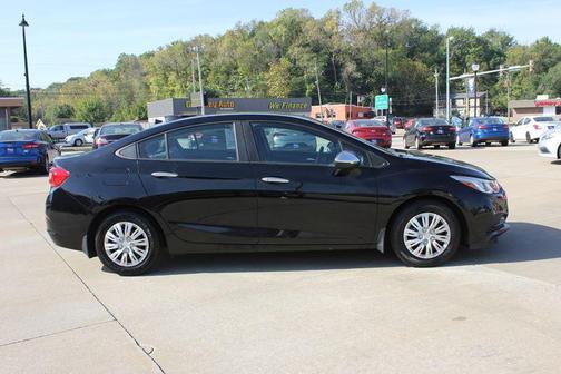 2017 Chevrolet Cruze LS