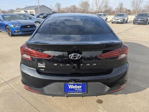 2019 Hyundai ELANTRA SE