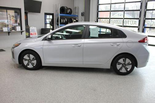2019 Hyundai IONIQ Hybrid Blue