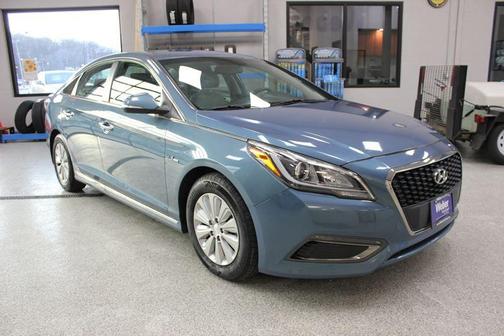 2016 Hyundai SONATA Hybrid SE