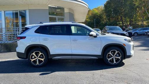 White 2027 Volkswagen Tiguan 2.0T SE
