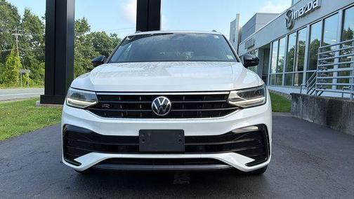 Opal White Pearl Effect 2023 Volkswagen Tiguan 2.0T SE R-Line Black