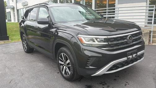 Deep Black Pearl Effect 2023 Volkswagen Atlas 2.0T SE
