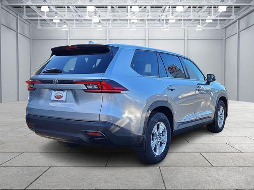 2026 Toyota Highlander LE