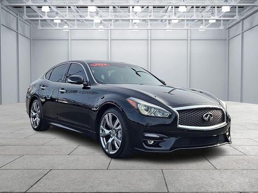 2019 INFINITI Q70 3.7 LUXE