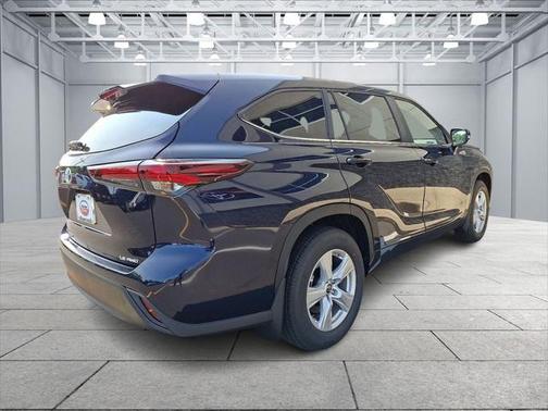 2025 Toyota Highlander LE