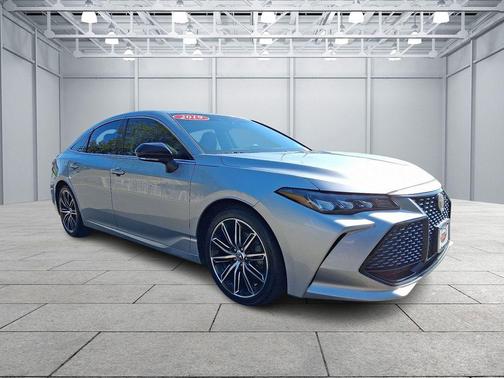 2019 Toyota Avalon XSE