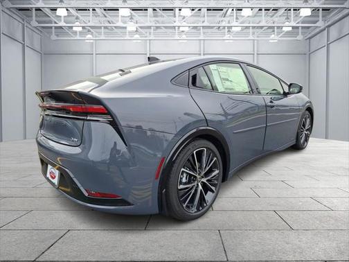 2025 Toyota Prius XLE