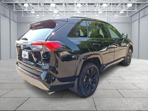 2023 Toyota RAV4 Hybrid SE