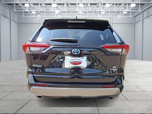 2023 Toyota RAV4 Hybrid SE