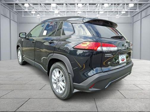 2025 Toyota Corolla Cross LE