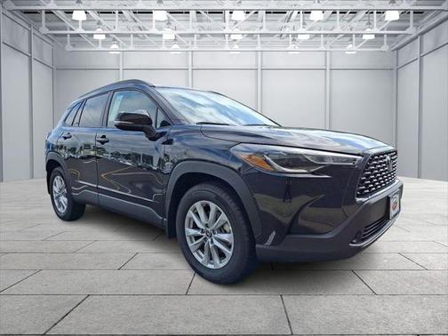 2025 Toyota Corolla Cross LE