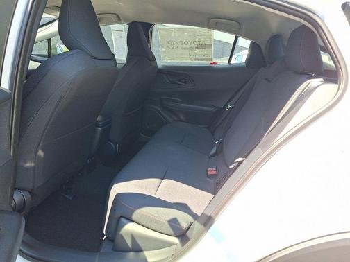 2025 Toyota Prius Plug-In Hybrid SE