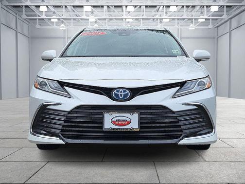 2021 Toyota Camry Hybrid XLE