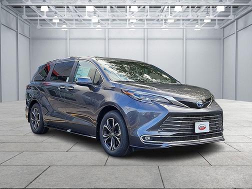2025 Toyota Sienna Platinum 7 Passenger