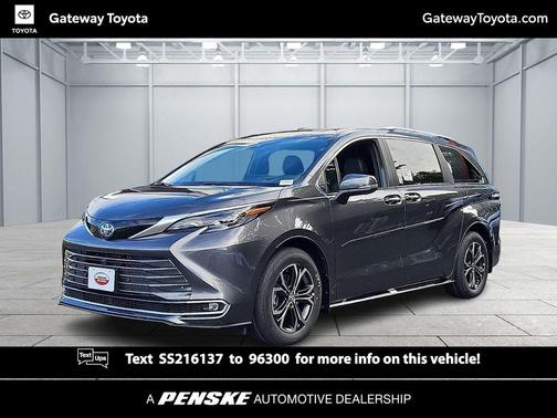 2025 Toyota Sienna Platinum 7 Passenger