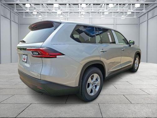 2025 Toyota Highlander LE