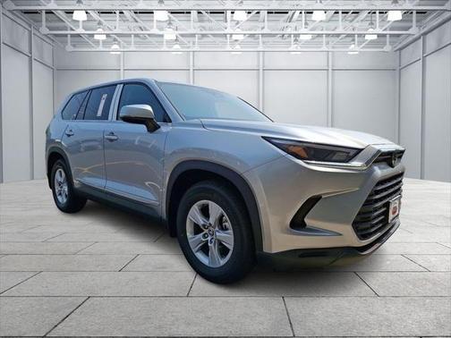 2025 Toyota Highlander LE