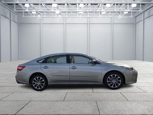 2016 Toyota Avalon XLE