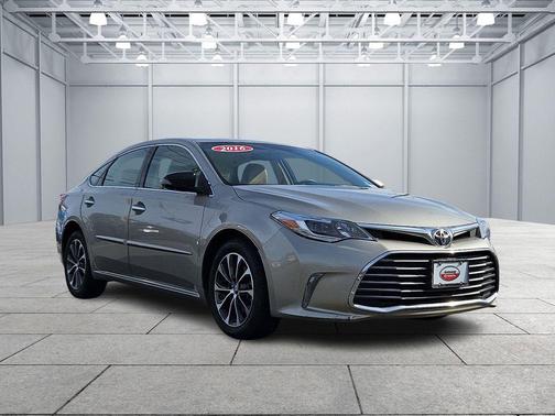 2016 Toyota Avalon XLE