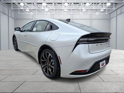 2025 Toyota Prius L