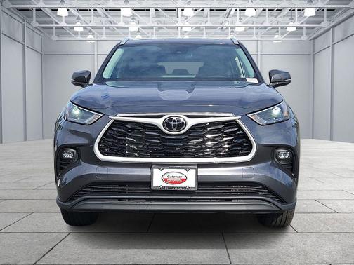 2025 Toyota Highlander XLE
