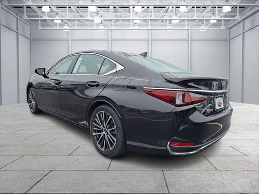 2024 Lexus ES 300h Base
