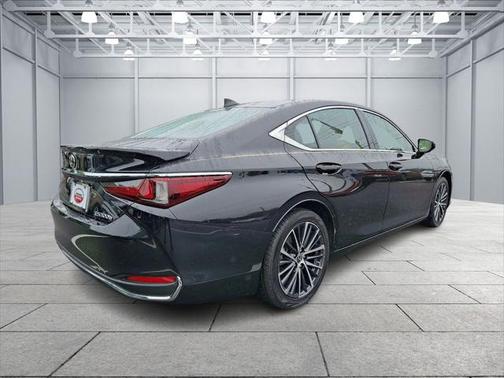 2024 Lexus ES 300h Base