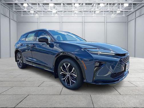 2025 Toyota Crown Signia XLE