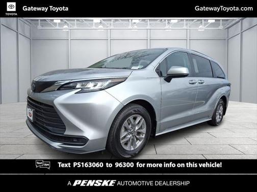 2023 Toyota Sienna LE