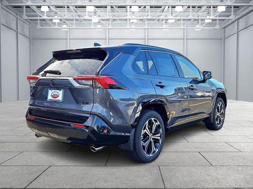 2025 Toyota RAV4 Hybrid SE