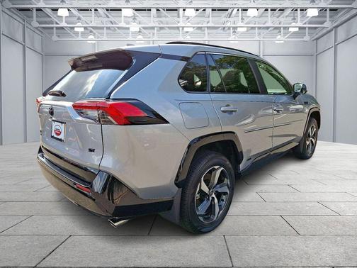 2023 Toyota RAV4 Prime SE