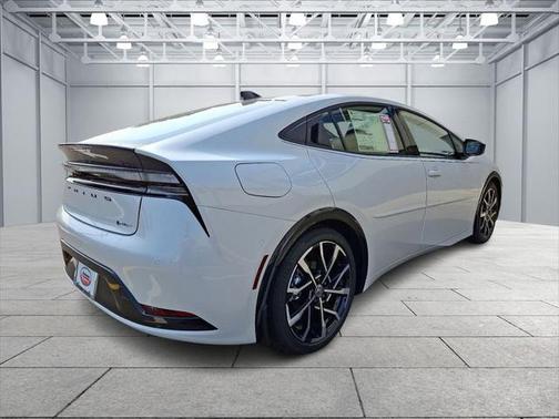 2025 Toyota Prius L
