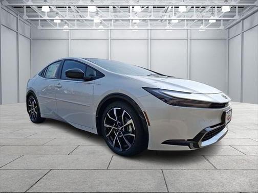 2025 Toyota Prius L