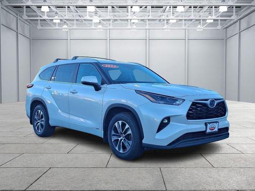 2024 Toyota Highlander Hybrid XLE