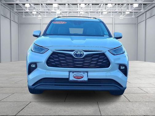 2024 Toyota Highlander Hybrid XLE