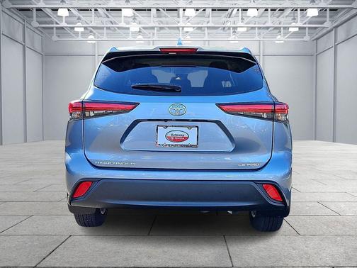 2021 Toyota Highlander LE