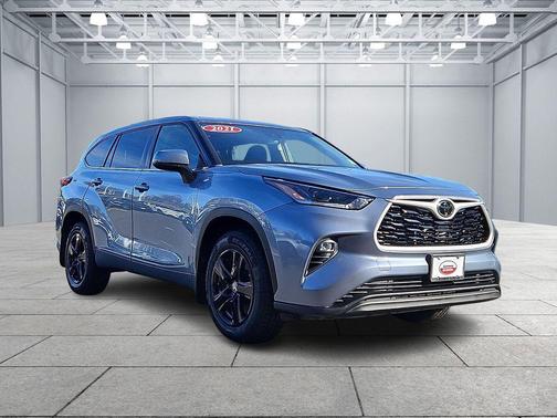 2021 Toyota Highlander LE