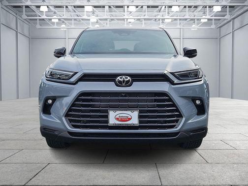 2026 Toyota Highlander Hybrid Base