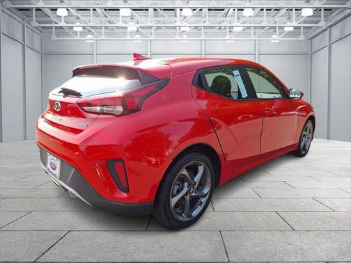 2019 Hyundai Veloster 2