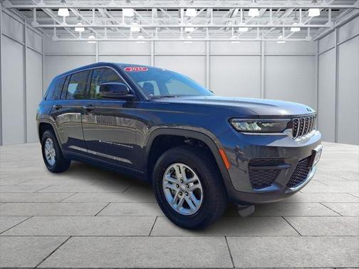 2022 Jeep Grand Cherokee Laredo