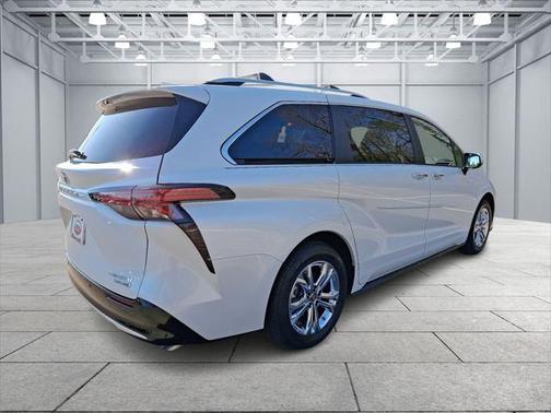 2022 Toyota Sienna Platinum 7 Passenger