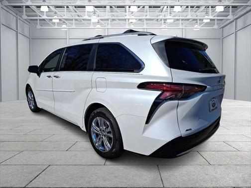 2022 Toyota Sienna Platinum 7 Passenger