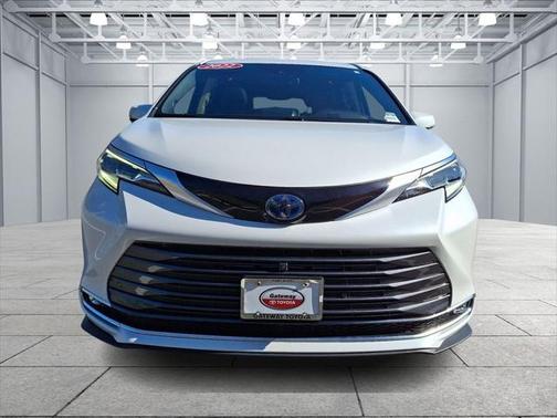 2022 Toyota Sienna Platinum 7 Passenger