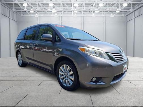 2017 Toyota Sienna XLE