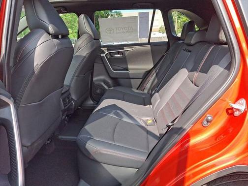 2025 Toyota RAV4 Hybrid SE