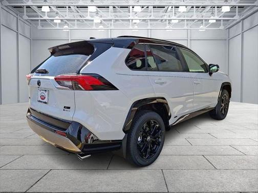 2025 Toyota RAV4 Hybrid SE