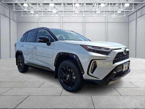 2025 Toyota RAV4 Hybrid SE